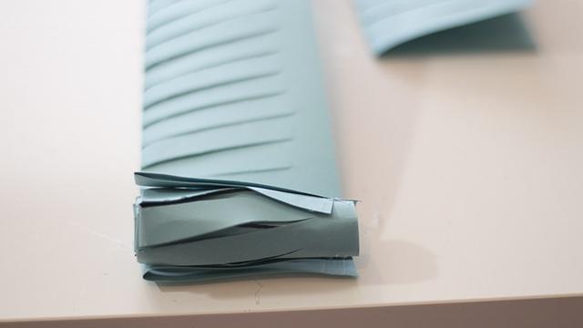 Buat bagian tengah bunga