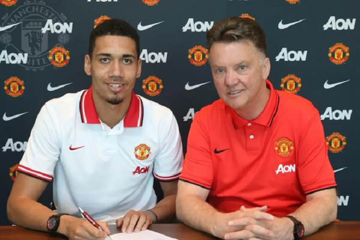 Chris Smalling dan Louis Van Gaal