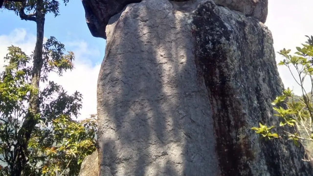 Batu Bertingkat menjadi salah satu destinasi unggulan desa Wisata Linggaratu, Kecamatan Karangpawitan, Garut, Jawa Barat