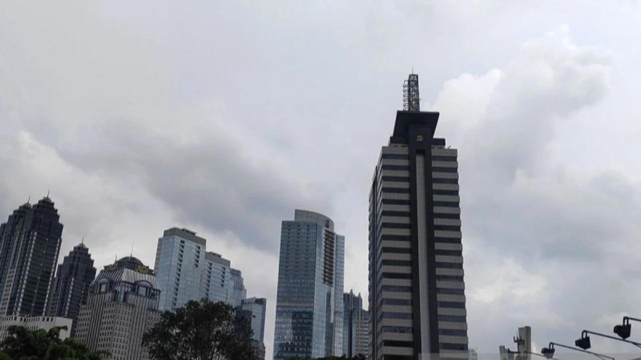 Prakiraan Cuaca BMKG Hari Ini: Sebagian Besar Wilayah Indonesia Hujan Ringan