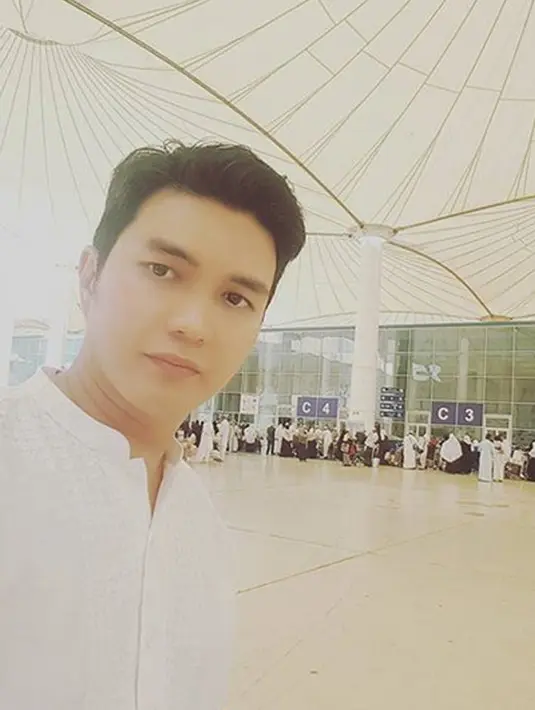 Meski sudah berpisah nantinya, Georgia akan tetap menganggap Aldi sebagai rekan dalam membesarkan anak-anak mereka. Dan Aldi pun tetap berperan sebagai ayah untuk anak-anaknya. (Instagram/alditaher.official)