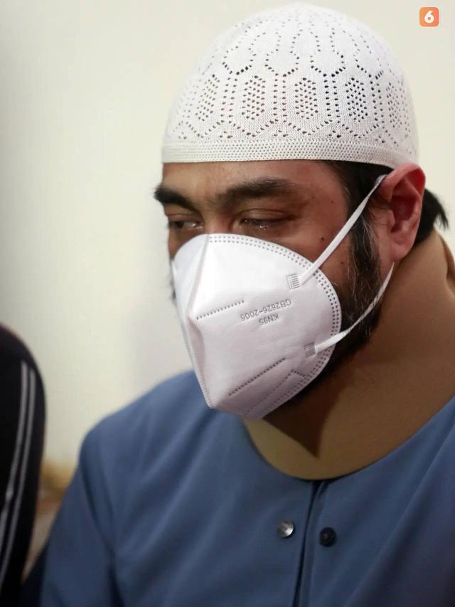 7 Seleb Ini Digugat Cerai Pasangan Saat Sakit, Terbaru Indra Bekti