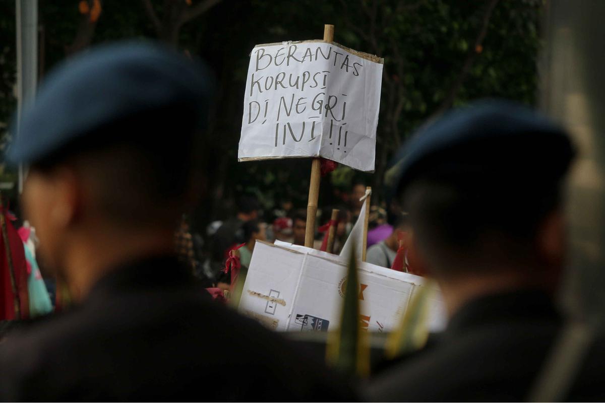 Mahasiswa berunjuk rasa tuntut penangkapan Harun Masiku