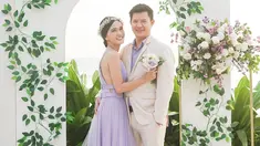 Menghadiri pernikahan artis Shella Esti di Bali, baru-baru ini, Shandy Aulia membawa serta suami, David Herbowo, dan putri tercinta yakni Claire Herbowo. Momen ini rupanya bikin bintang film Eiffel I&rsquo;m In Love terkenang masa ketika melepas masa lajang. Shandy Aulia mengunggah sejumlah foto bersama suami seraya merefleksi 11 tahun berumah tangga. (Foto: Dok. Instagram @shandyaulia)