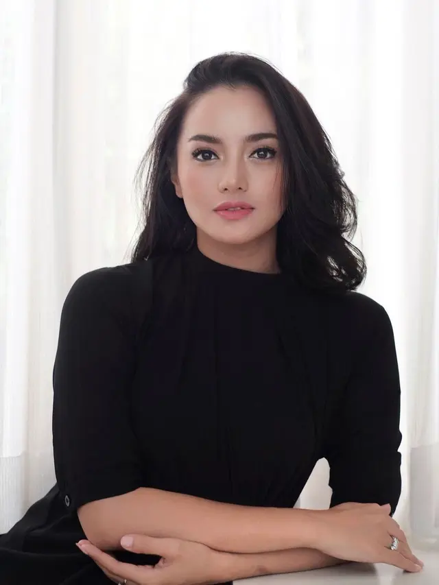 7 Artis Indonesia yang Tetap Cantik Menawan di Usia 40 Tahun
