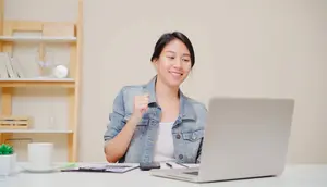 TOP 3: Ciri Orang yang Tidak Suka Menunda Pekerjaan hingga Bahasa Tubuh Orang yang Melirik Jam Ketika Mengobrol