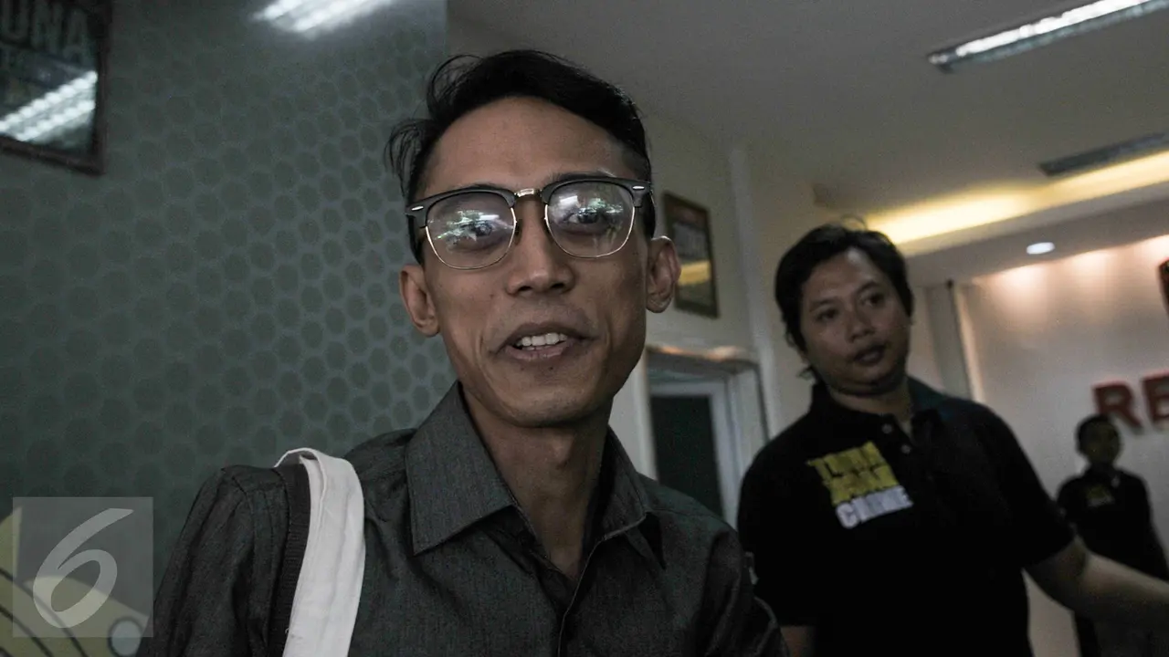 20161014-Kiswar-Didampingi-Kuasa-hukum-YR6