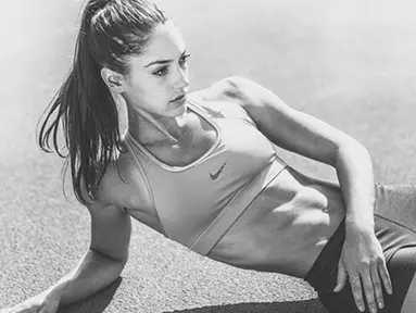 Allison Stokke adalah atlet lompat galah asal California, Amerika Serikat. (Bola.com/Instagram/allisonstokee)