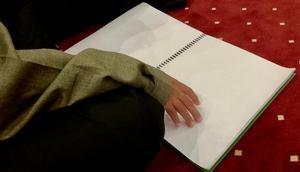 Sambut Hari Disabilitas Internasional, Ratusan Penyandang Disabilitas Netra Baca Al Quran Braille Bersama di Masjid Istiqlal Kamis (1/12/2022) Foto: Liputan6.com/Ade Nasihudin.