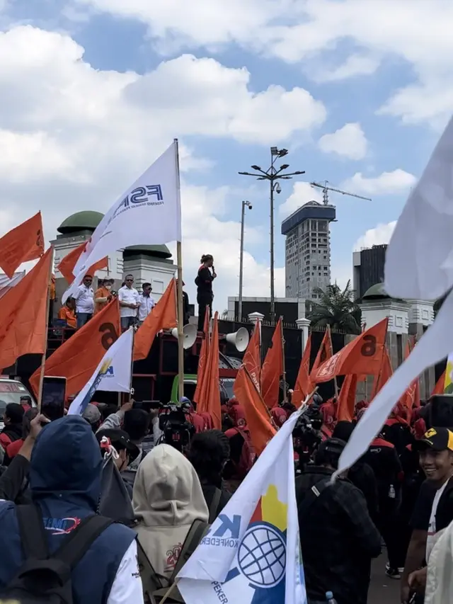 Demo Bakal Lanjut Hari Ini? Begini Kata Buruh
