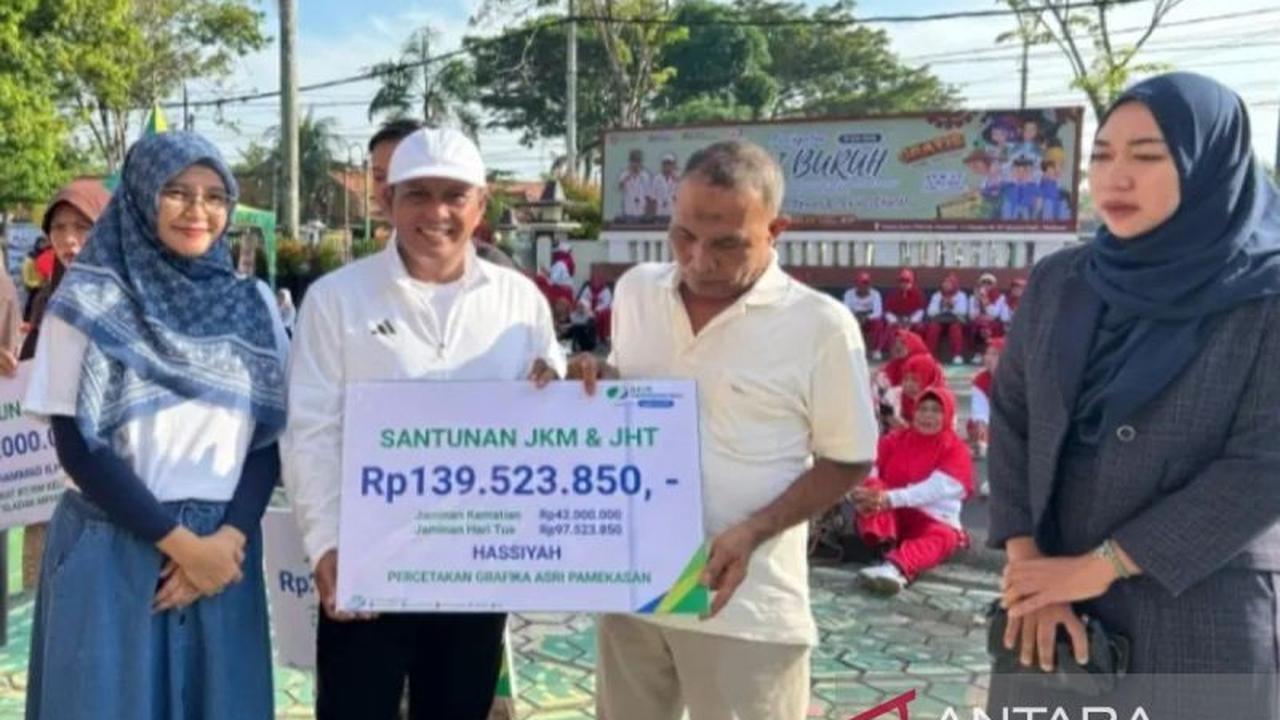 BPJS Ketenagakerjaan Pamekasan Cairkan Klaim Jamsostek Rp9,7 Miliar dan Salurkan Beasiswa