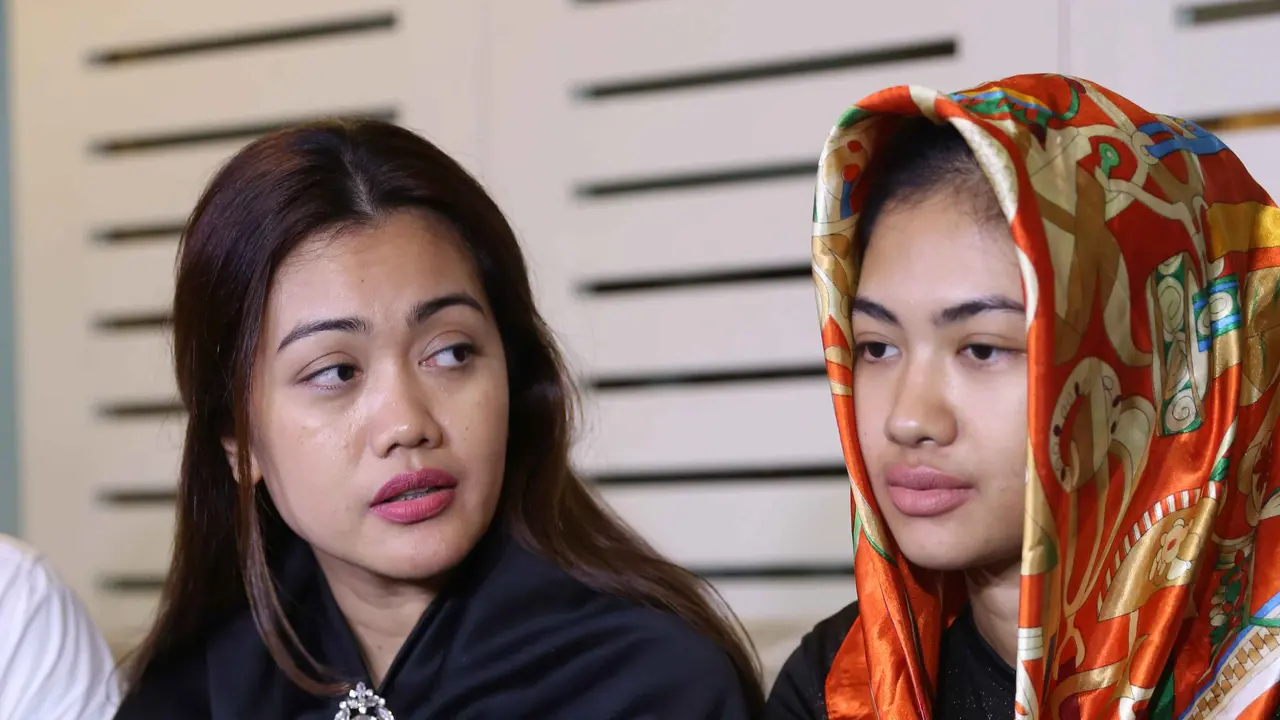 [Bintang] Tahlilan Julia Perez malam Ketiga