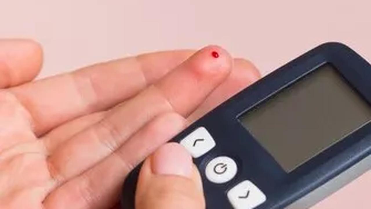 Menjaga kadar gula darah dalam batas normal sangat penting untuk kesehatan tubuh secara keseluruhan.