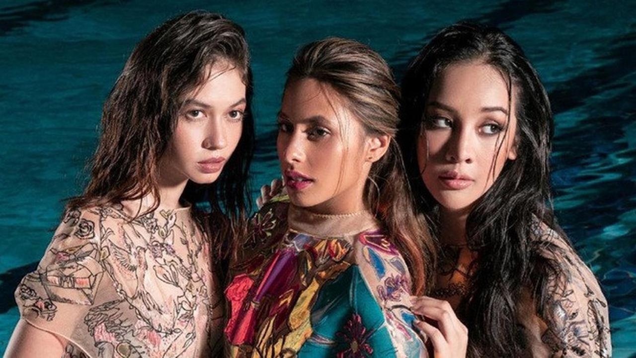 5 Gaya Pemotretan Yuki Kato, Valeriw Thomas, dan Anya Geraldine, Menawan