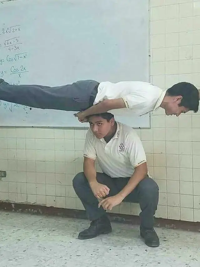 6 Kelakuan Iseng Teman Sebangku Ini Bikin Rindu Suasana Sekolah