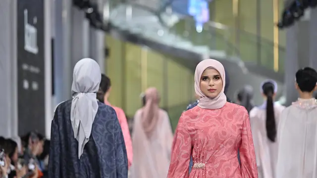 Sukses Gebrak New York Fashion Week, Kami. Kembali ke Tanah Air dengan Koleksi Penuh Doa