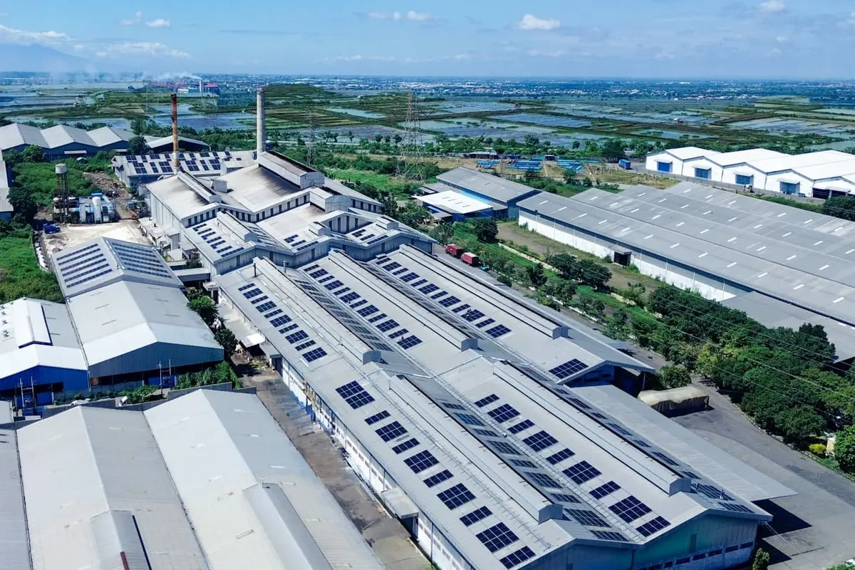 PT Ishizuka Maspion Indonesia (Ishizuka Maspion) meresmikan pengoperasian instalasi Pembangkit Listrik Tenaga Surya (PLTS) Atap di fasilitas produksinya yang berlokasi di Kawasan Industri Maspion, Romokalisari, Surabaya (Istimewa)