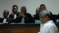 Akil Mochtar mengaku siap menerima berapapun vonis yang dijatuhkan Majelis Hakim Pengadilan Tipikor, Jakarta, Senin (30/6/14). (Liputan6.com/Miftahul Hayat)