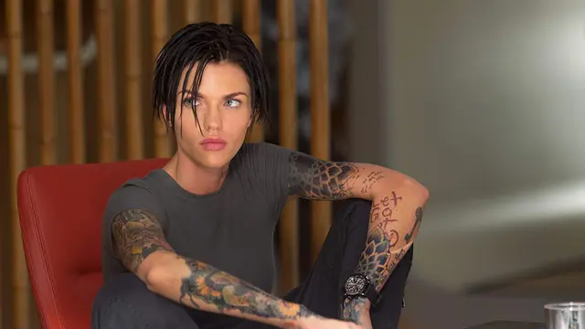 Ruby Rose dalam The Meg (Warner Bros)