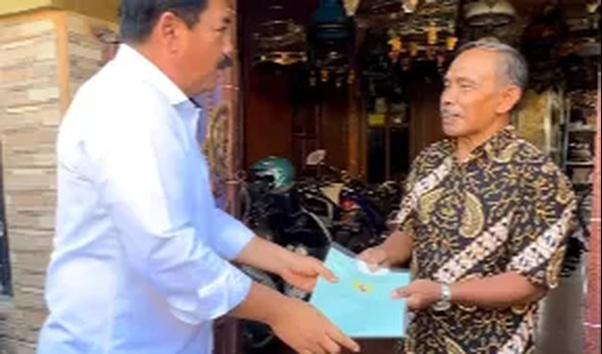 "Saya mengucapkan terima kasih banyak ya, pak," terang Sarjo.