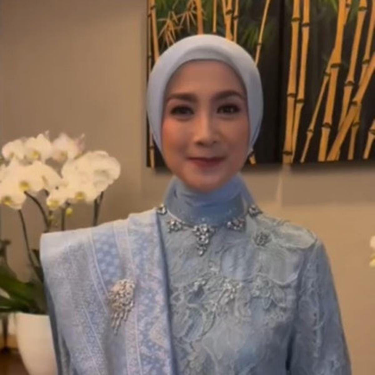 Gaya Hijab Desy Ratnasari di Berbagai Momen, Cantik dan Stylish