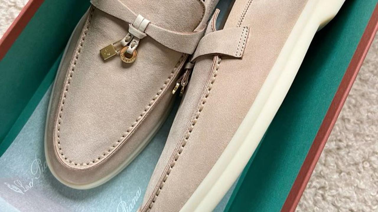Ilustrasi Sneakers Summer Walk Loro Piana (©Pinterest)