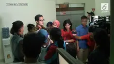 Dalam penangkapan, KPK menemukan uang diduga untuk suap sebesar ratusan juta.
