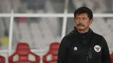 Pelatih Timnas Indonesia U-20, Indra Sjafri, saat laga uji coba menghadapi Thailand U-20 di Stadion Utama Gelora Bung Karno (SUGBK), Senayan, Jakarta, Jumat (26/1/2024) malam WIB. (Bola.com/M Iqbal Ichsan)