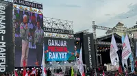 Calon presiden nomor urut tiga Ganjar Pranowo di Simpang Lima Semarang, Jawa Tengah, Sabtu (10/2/2024) (Liputan6.com/Nanda Perdana Putra)