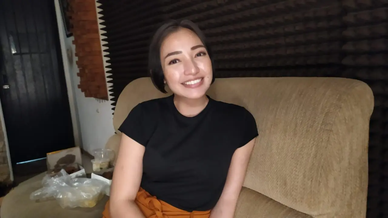 Manda Cello