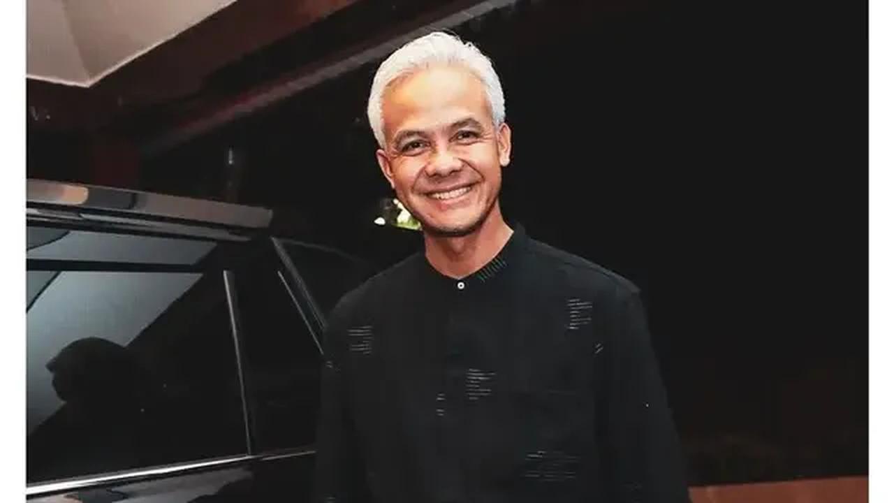 "Dengan membaca cepat sebenarnya kita diingatkan bagaimana berkembang bersama koperasi bisa diwujudkan. Karena dalam praktik di lapangan, berhadapan dengan korporasi seperti pak Menteri (Teten Masduki) sampaikan," kata Ganjar Pranowo.
