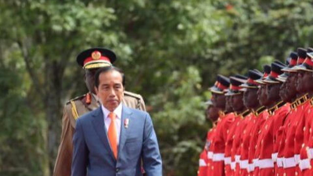 Jokowi Kebablasan Sampai Ditegur Tentara Afrika saat Upacara Kenegaraan di Kenya, Ini Penjelasan Istana