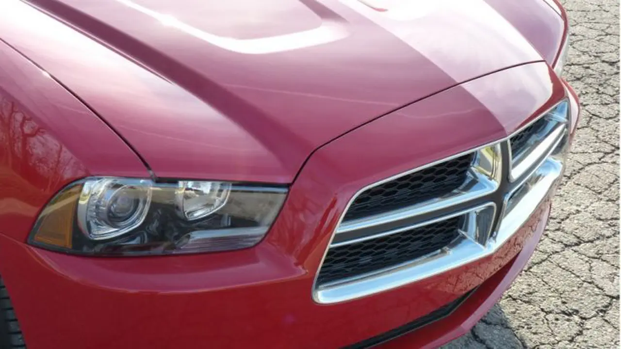 [OTO-News] Dodge Carger 2011-2012 Ditarik