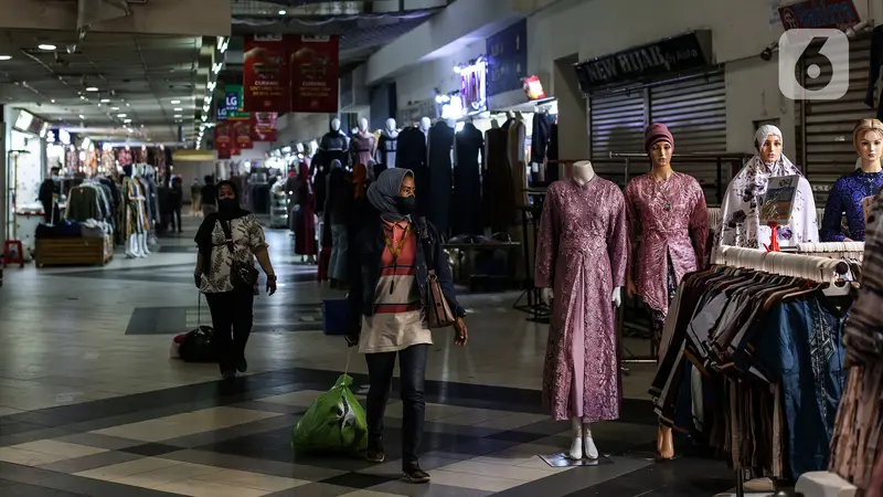 Masuk Tanah Abang Tunjukan Kartu Vaksin, Pedagang Keluhkan Sepi Pembeli