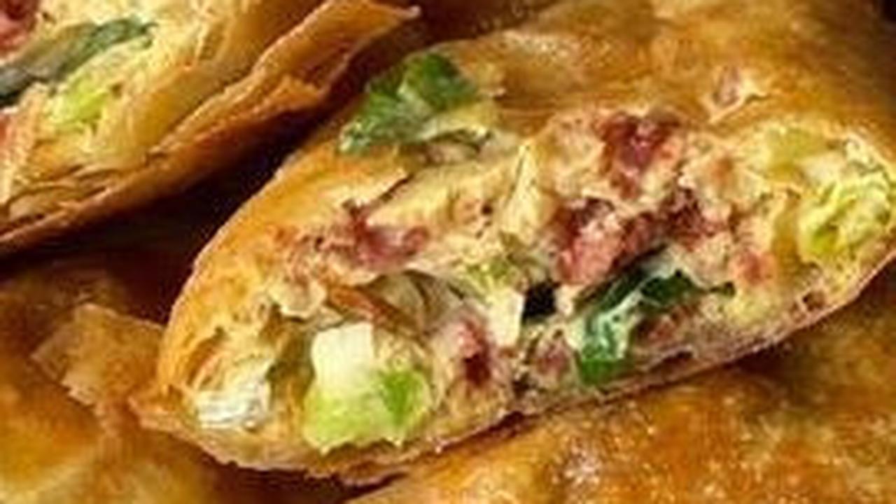 2. Resep Martabak Telur Kulit Lumpia dengan Isian Daging Kornet