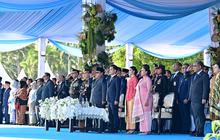 VIDEO: Langkah Terhenti, Prabowo Hormat ke SBY & Jenderal Sepuh TNI di HUT Bhayangkara