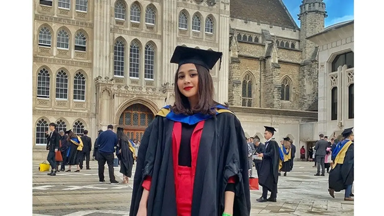 6 Potret Wisuda Citra Aulia, Mantan Pacar Al Ghazali yang Kuliah di London