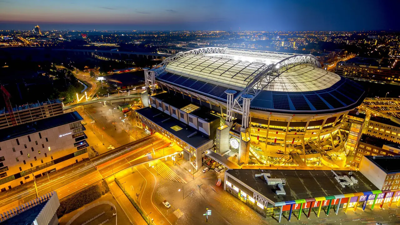 Stadion Ini Pakai 148 Baterai Bekas Nissan Leaf (Carscoops)