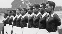Kesebelasan Hindia Belanda (NIVU) saat tampil di Piala Dunia 1938. (Istimewa)