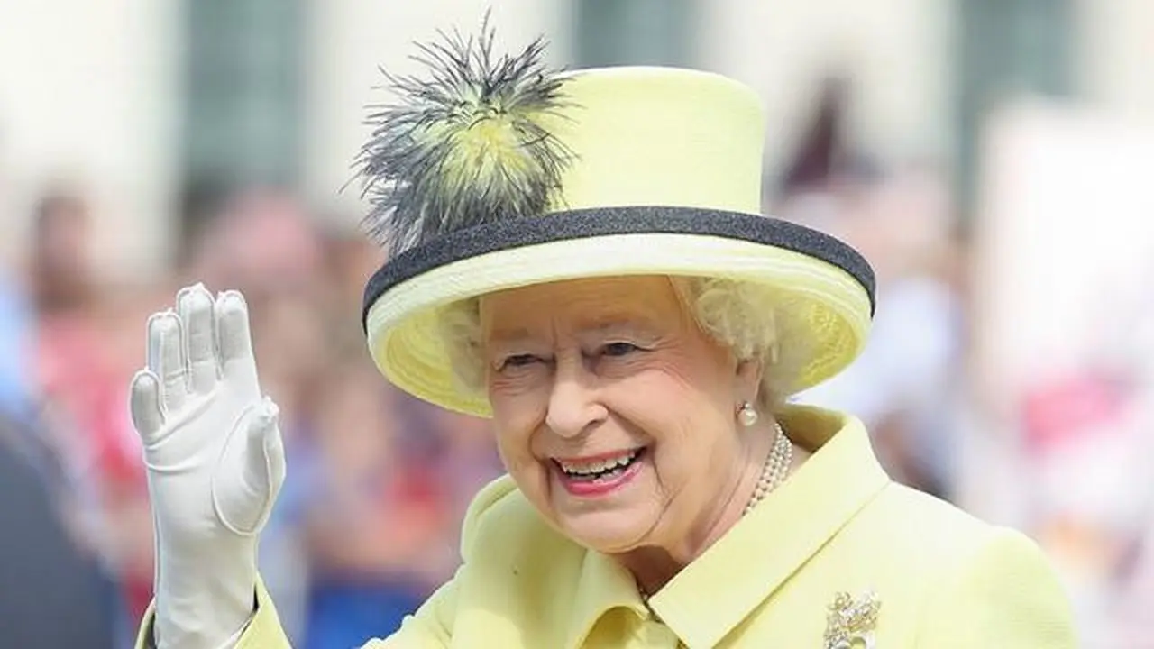 ratu elizabeth II