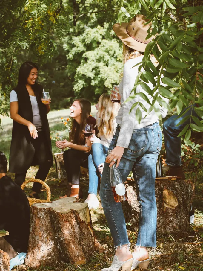 [Fimela] 3 Zodiak Ini Tak Akan Membuatmu Kesepian Lagi