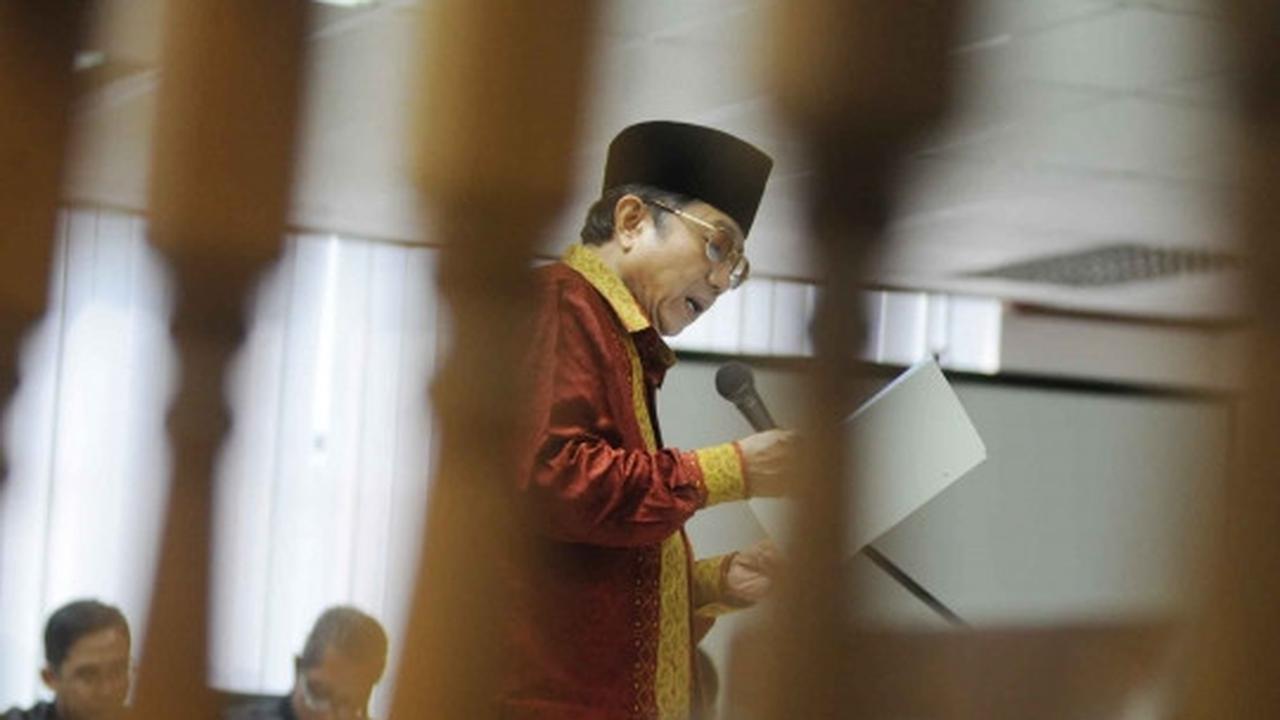 Waryono Karno bacakan nota pembelaan atas tuntutan JPU