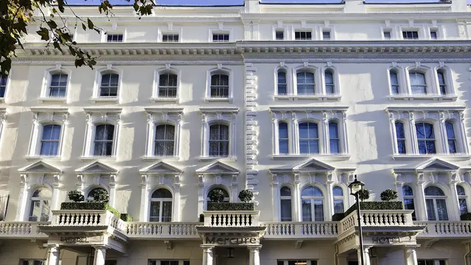 [Bintang] Ada Hotel Mewah Gratis di London Buat Kamu yang Bernama Harry dan Meghan