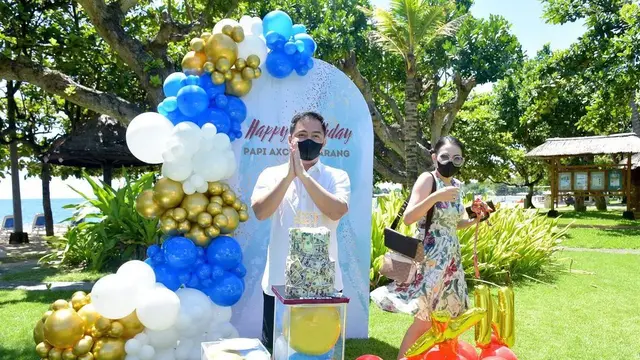 6 Potret Seru Liburan Kezia Karamoy di Bali, Beri Kejutan Ultah Suami