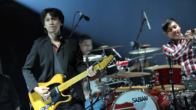 Rayakan Ultah ke-19 Sheila On 7 Lewat 6 Lagu Terbaik Pilihan Fans