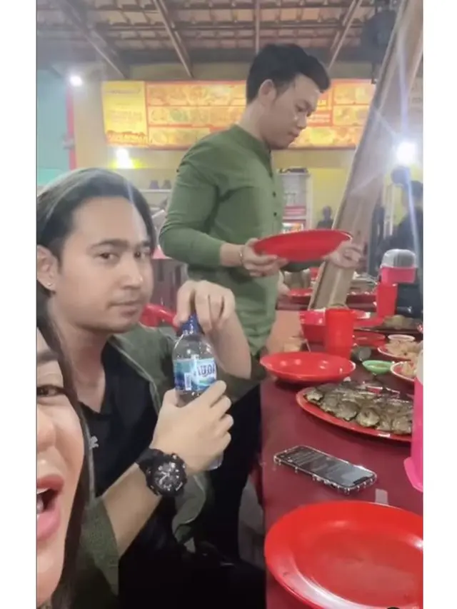 6 Potret Anisa Bahar dan Pacar Brondong Selama Liburan di Thailand, Tampil Mesra