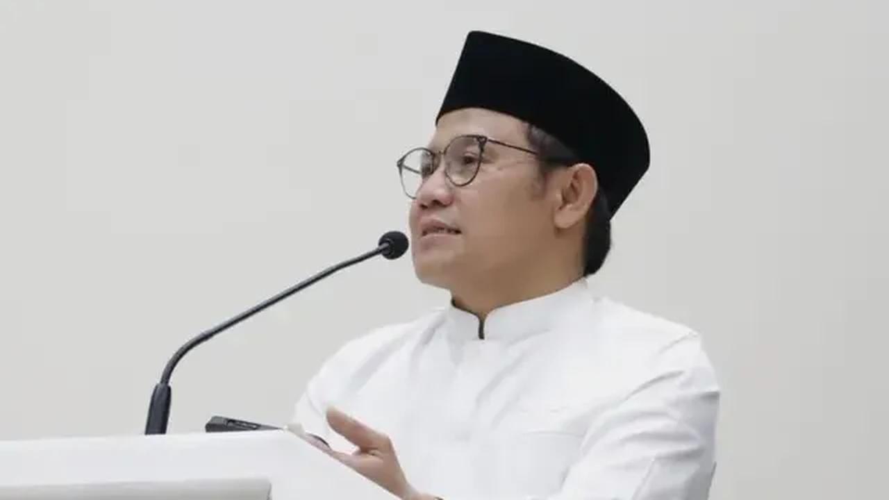 Pertama akan menaikan dana desa yang sebelumnya Rp 1,5 miliar menjadi Rp 5 miliar pertahun.