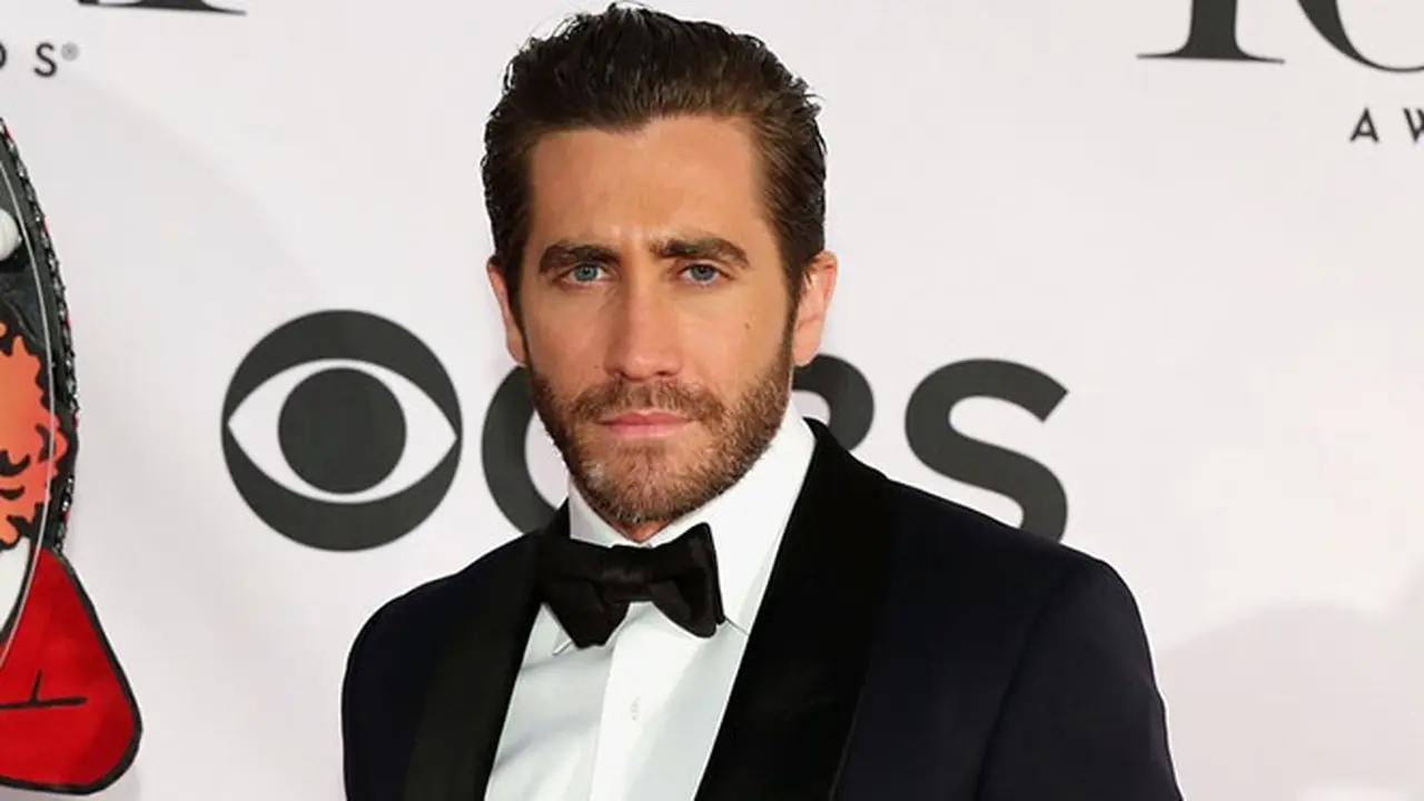 jake-gyllenhaal--131115b.jpg