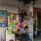 Penjual rupiah lama di Jalan Asia Afrika, Bandung. (Liputan6.com/Dinny Mutiah)