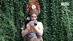 Wajah timur tengah pramugari Raja Salman dalam busana tradisional Bali yang dipakai mempesona para pekerja spa.